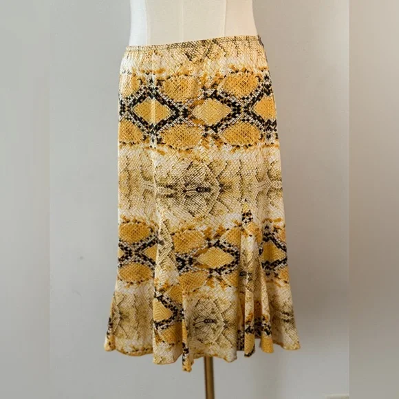 Gold and Black Knee-Length A-Line Skirt with Pleats Size 38/8 - Picture 8 of 10